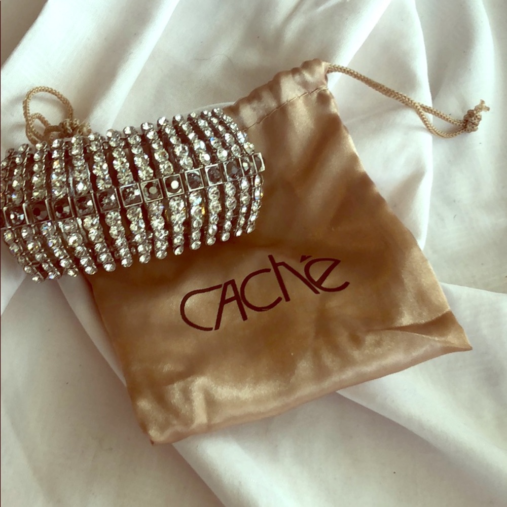 Cache crystal bracelet